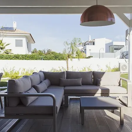 Vila C Villa *